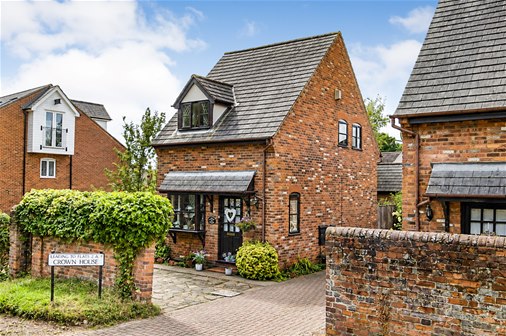 Crown Street, Redbourn, AL3 7JT